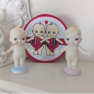 Vintage 1981 Vandor Pelzman Design Kewpie Salt Pepper Shakers with Wooden Box